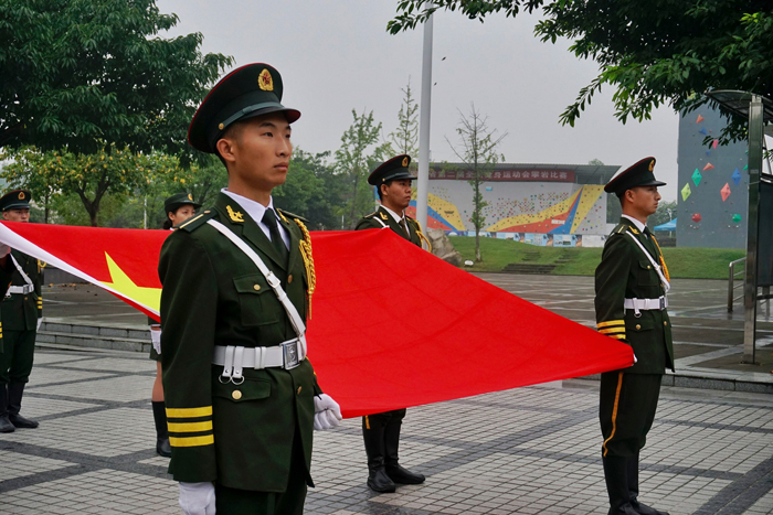 15700980742001.jpg 1、升旗仪式现场.jpg