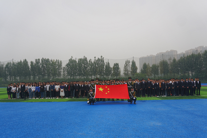 15700982086271.jpg 4、升旗仪式现场.jpg